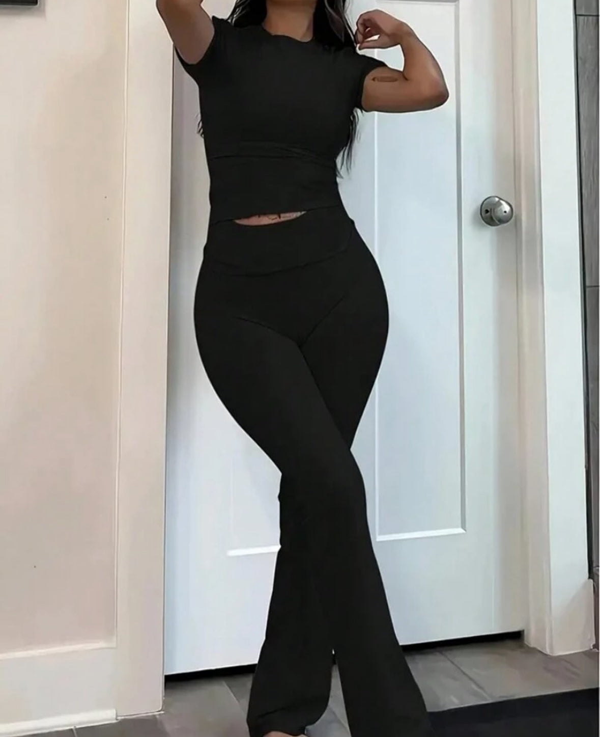 Ensemble deux pièces à manches courtes et pantalon évasé