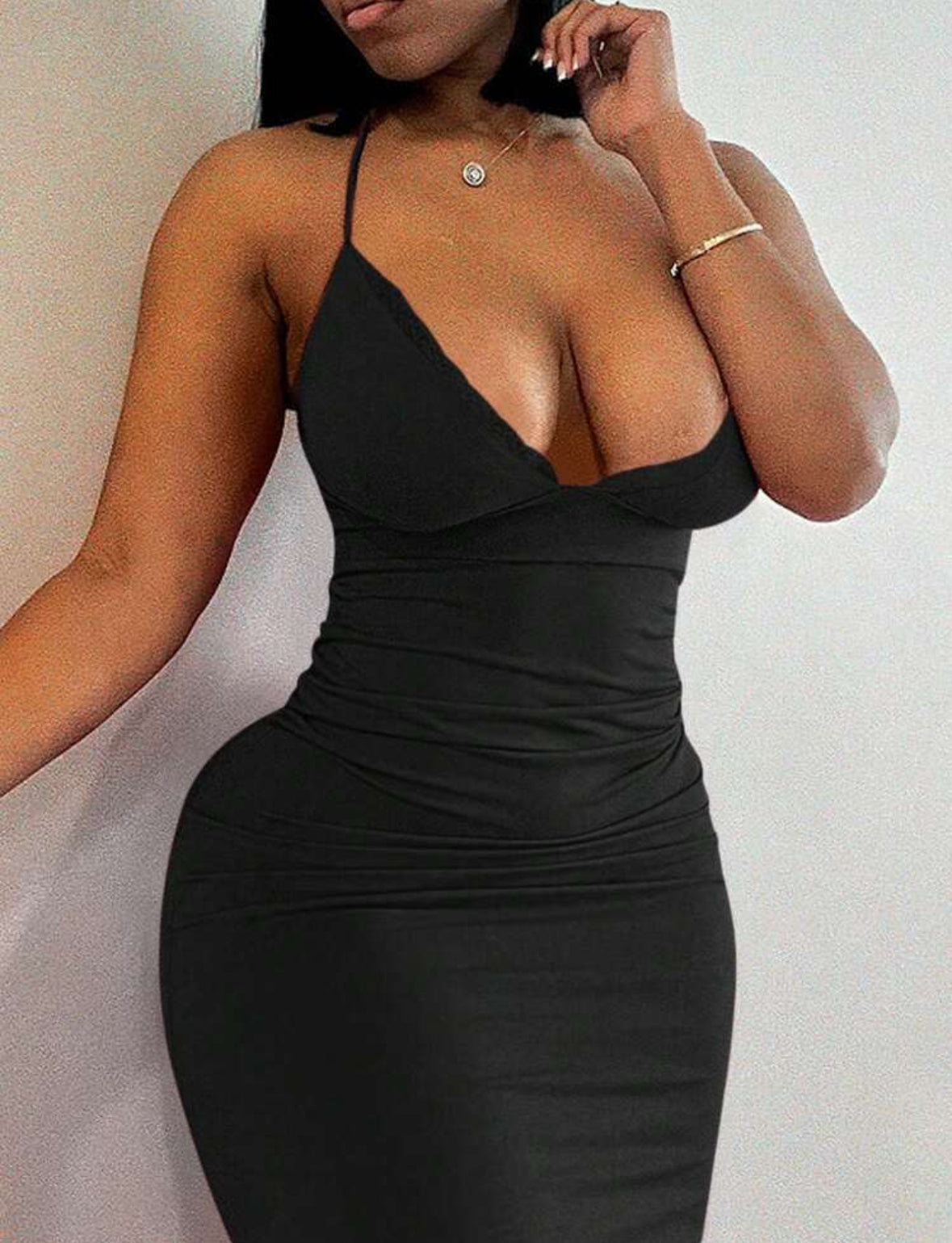Robe longue en slim avec décolleté