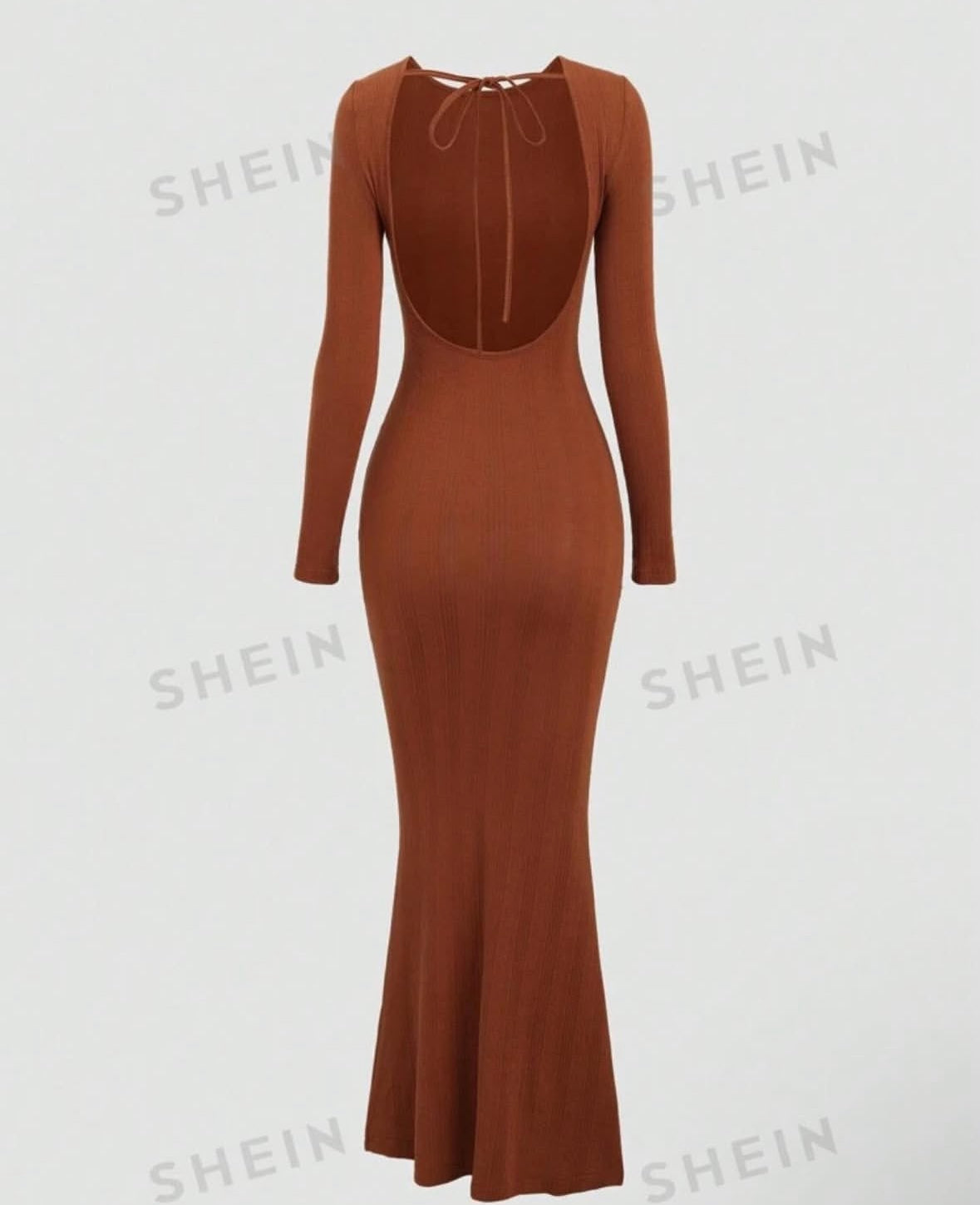 Robe maxi sirène à manches longues et dos nu