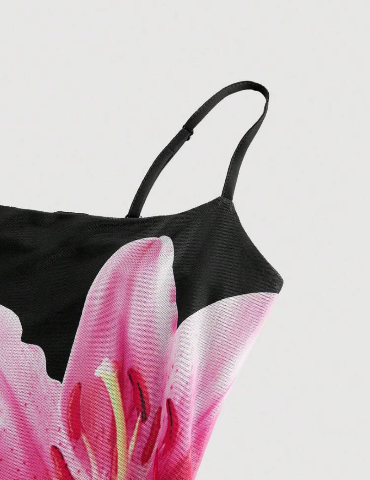 SHEIN MOD - Robe camisole
avec imprimé floral élégant