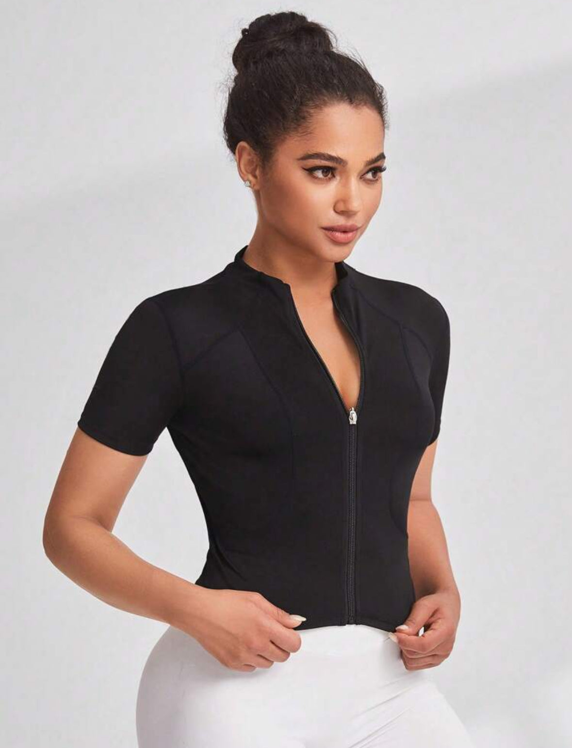 SHEIN Sport Studio - Veste
Courte À Col Droit Et Manches courtes