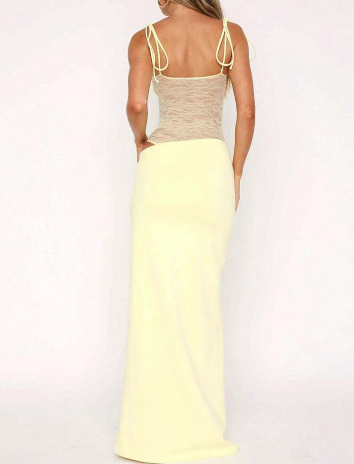 Robe maxi de soirée élégante et sexy avec détail en dentelle et épaules nouées, style sirène