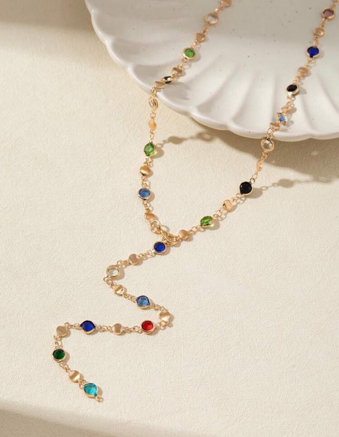 Collier long en forme de Y doré