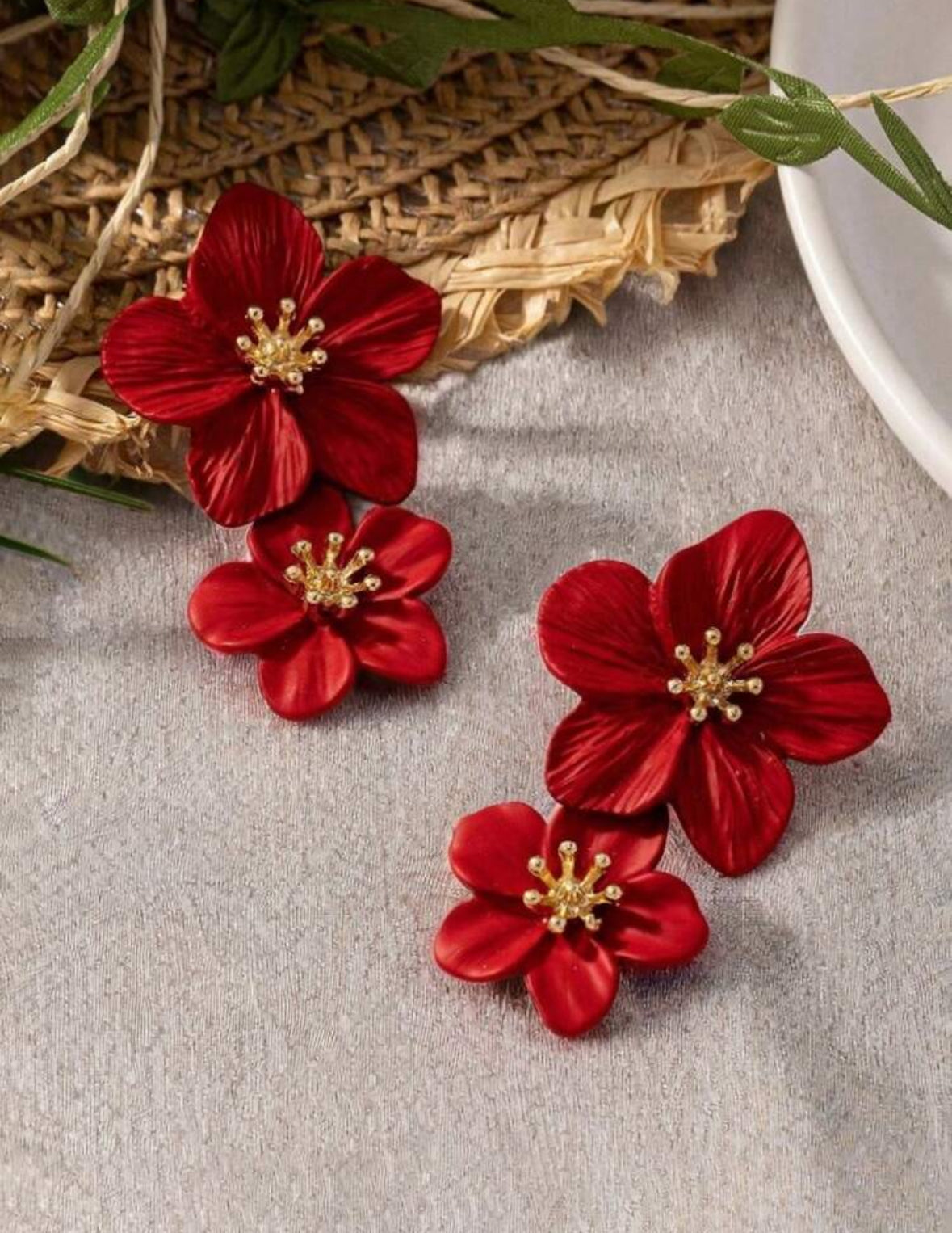 1 paire de boucles d'oreilles à pendentif floral