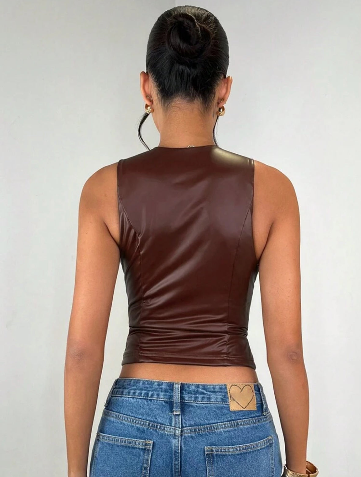 SHEIN BAE - Top court ajusté en
PU marron, avec fermeture