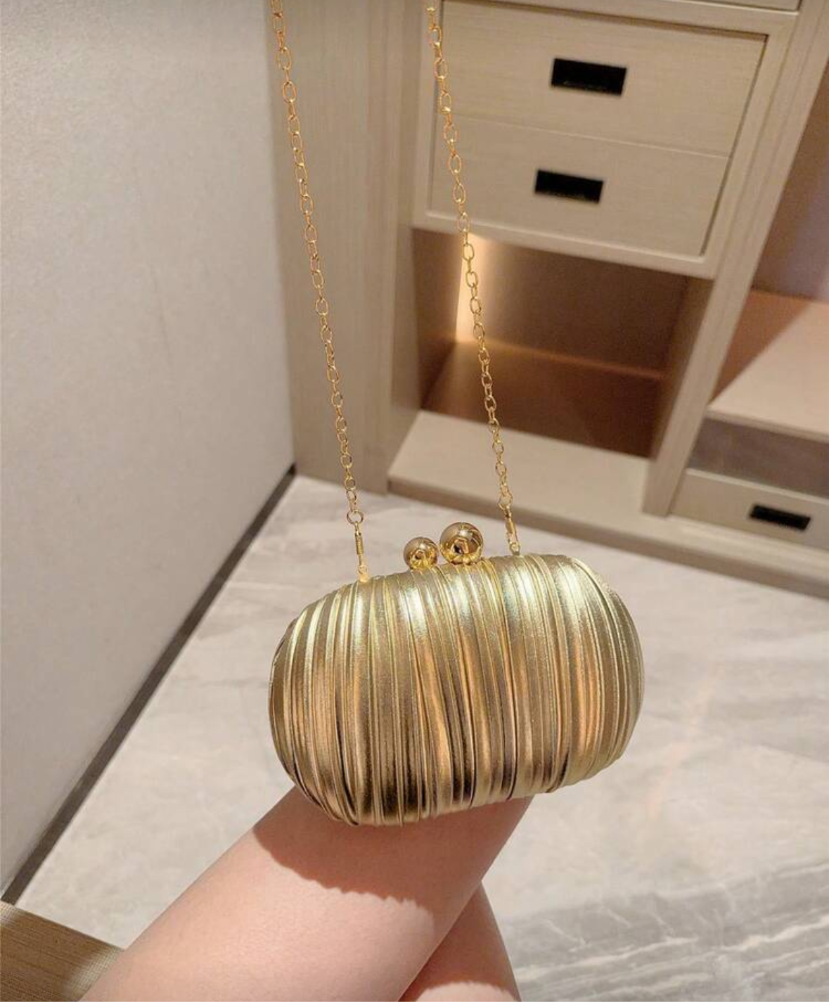Sac de soirée minimaliste, plissé et scintillant
