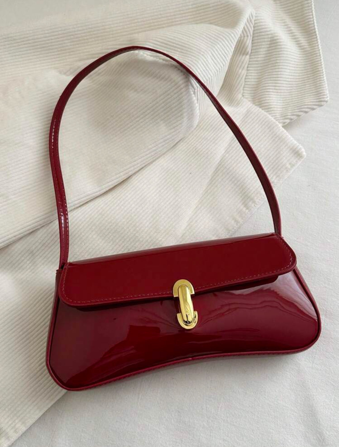 Sac d’épaule rouge bordeaux