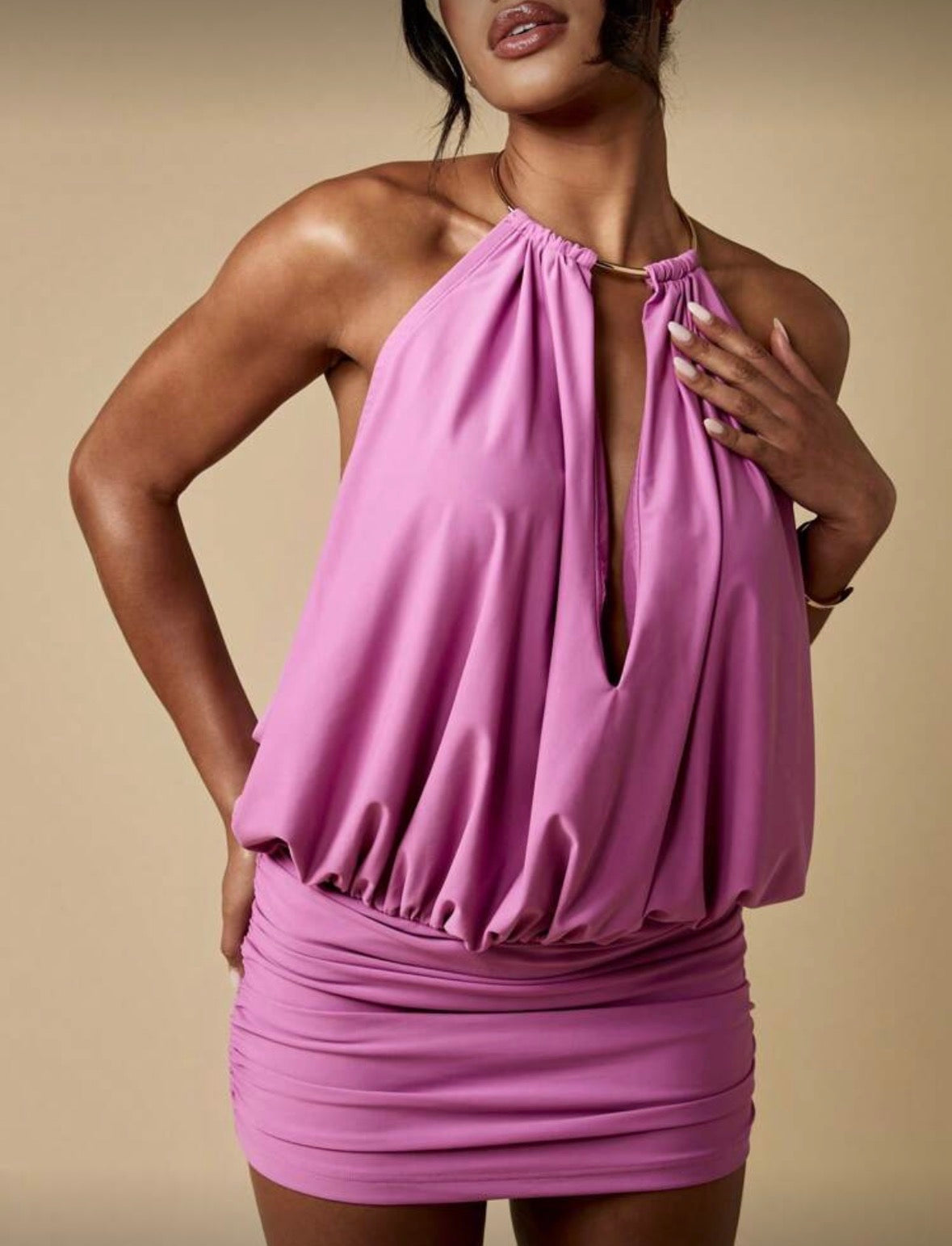 MISSGUIDED - Robe de soirée mini froncée à encolure en ras