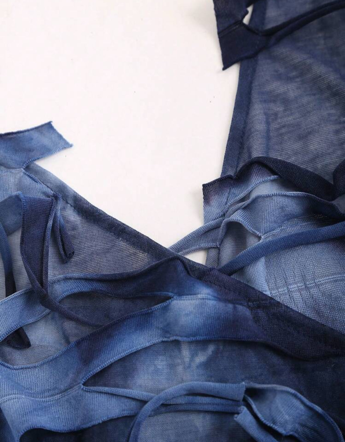 Robe De Sangle De
Cou De Licou Femme À Motif De Dégradé De Cravate Et Usée