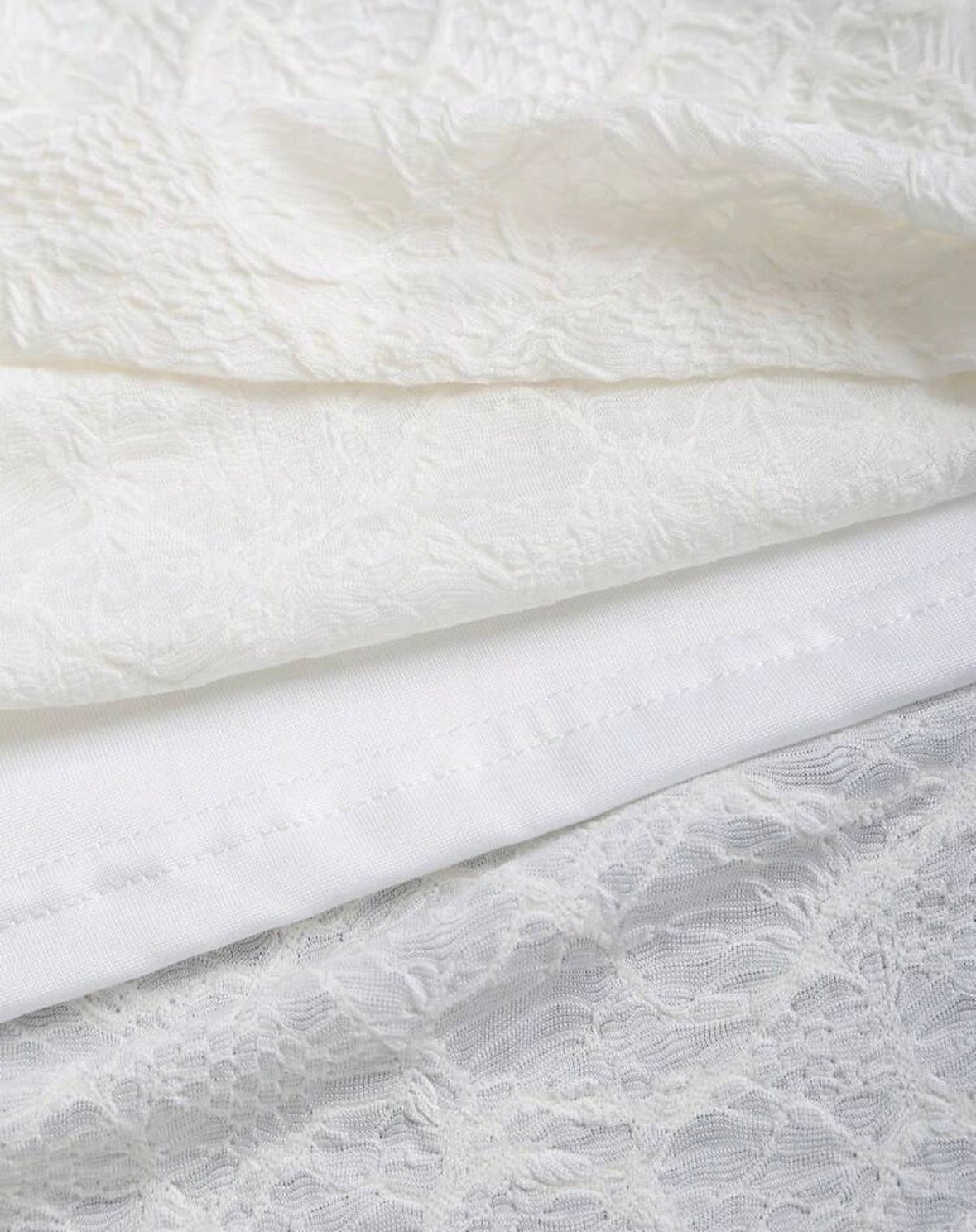 Sweetra - Robe de vacances plissée en tissu texturé à épaule asymétrique sexy Y2K
