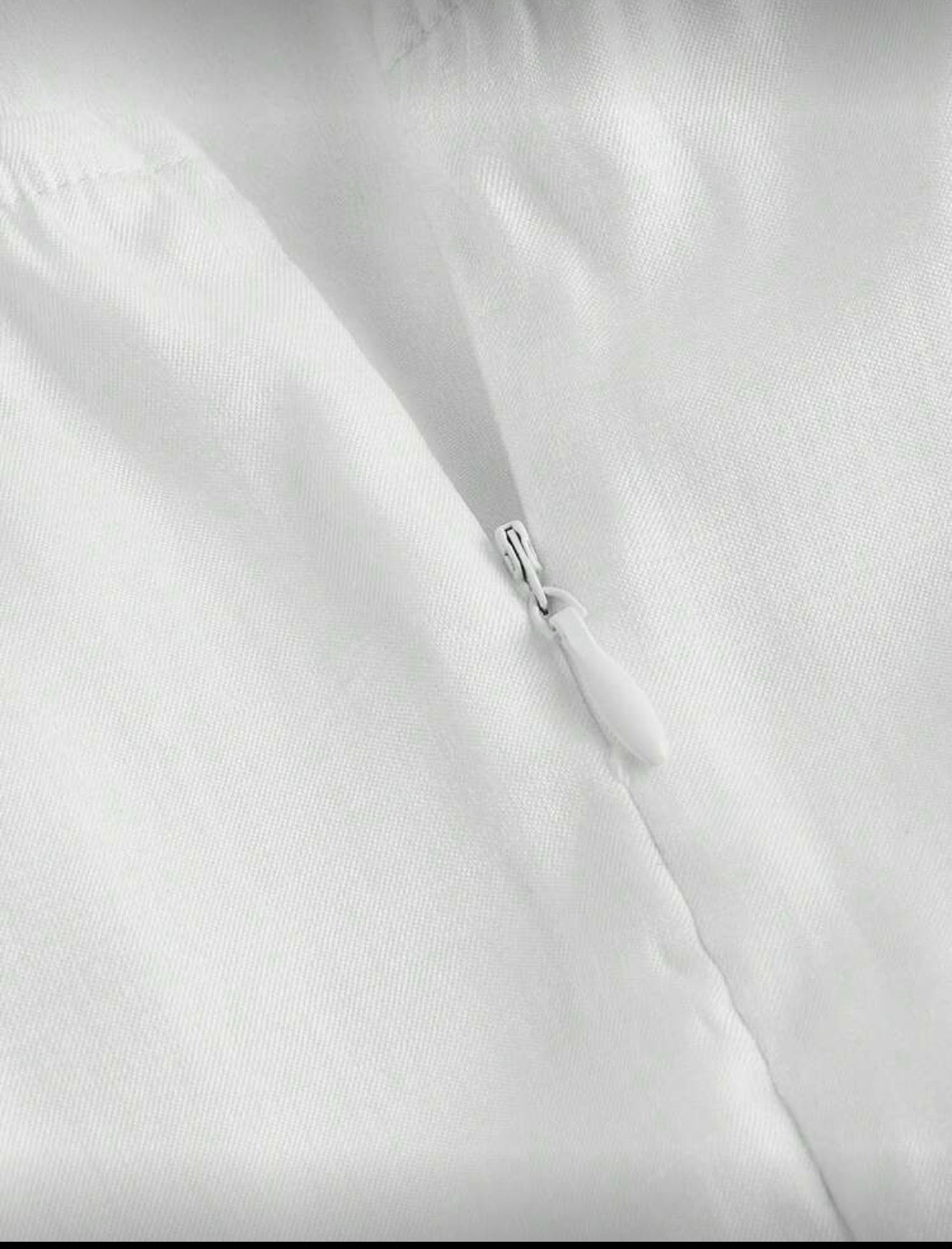 SHEIN MOD - Robe blanche ceinturée à la taille et à fines brides