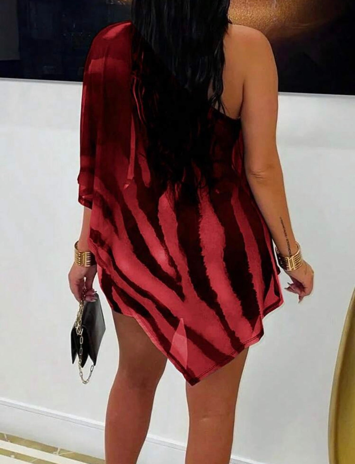 Ensemble élégant 2 pièces pour femmes, top semi-transparent à encoulure asymétrique associé à une jupe imprimée zèbre